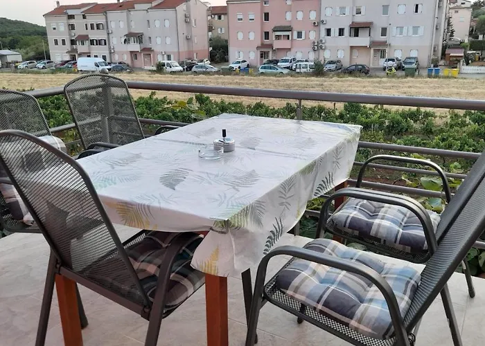 Apartment Dragica