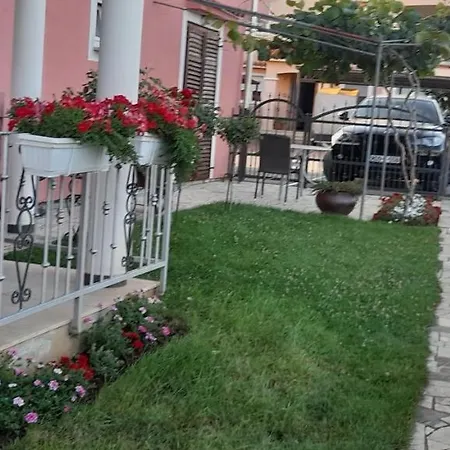 Apartment Dragica