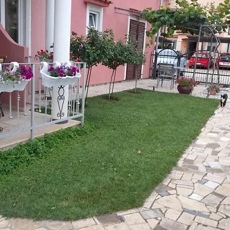 Apartment Dragica